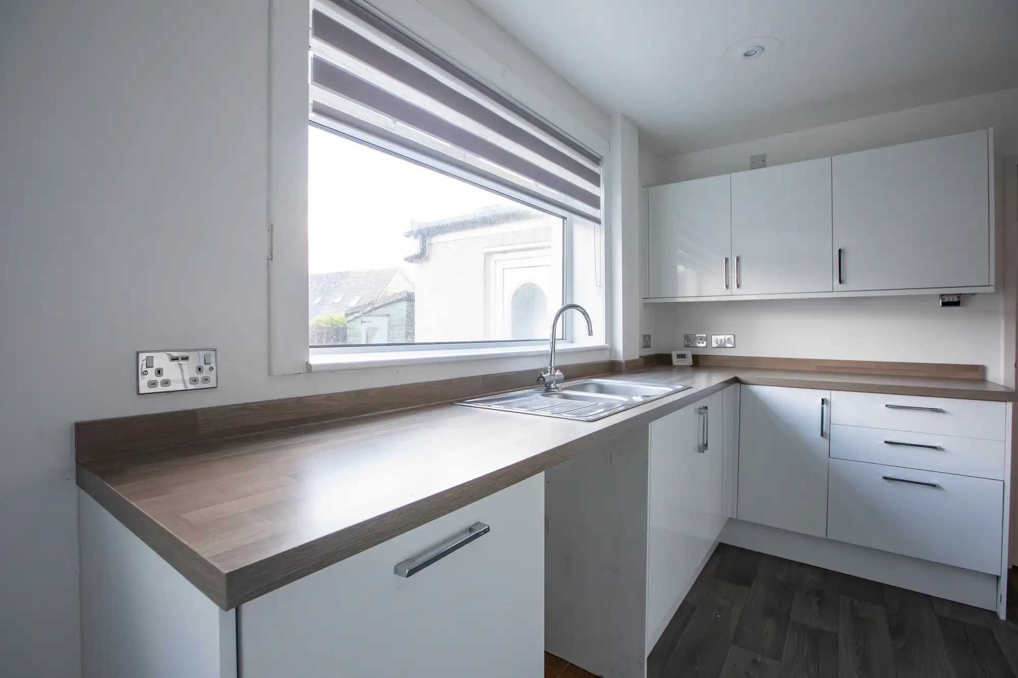 property photo 10 of 43