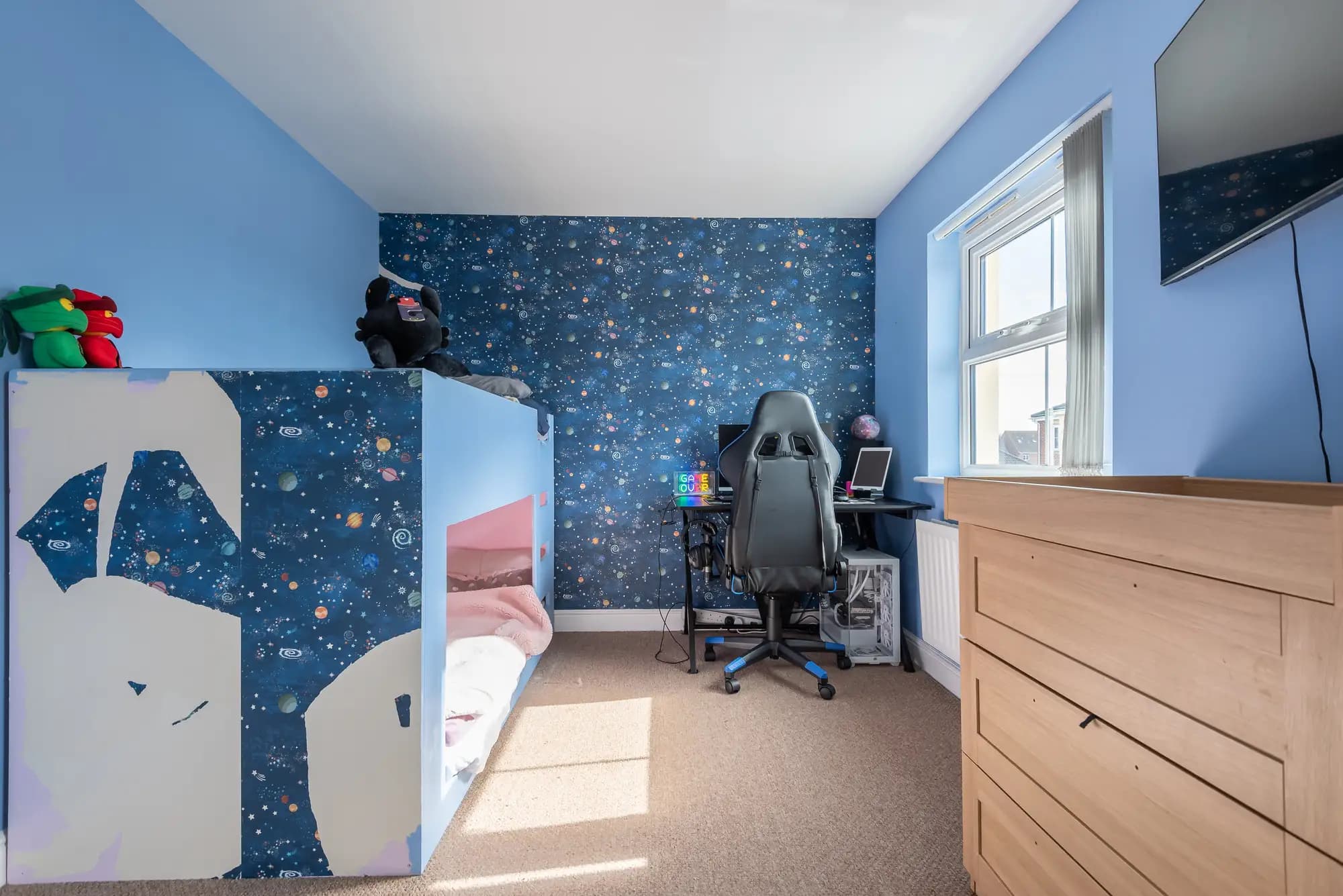 property photo 14 of 25
