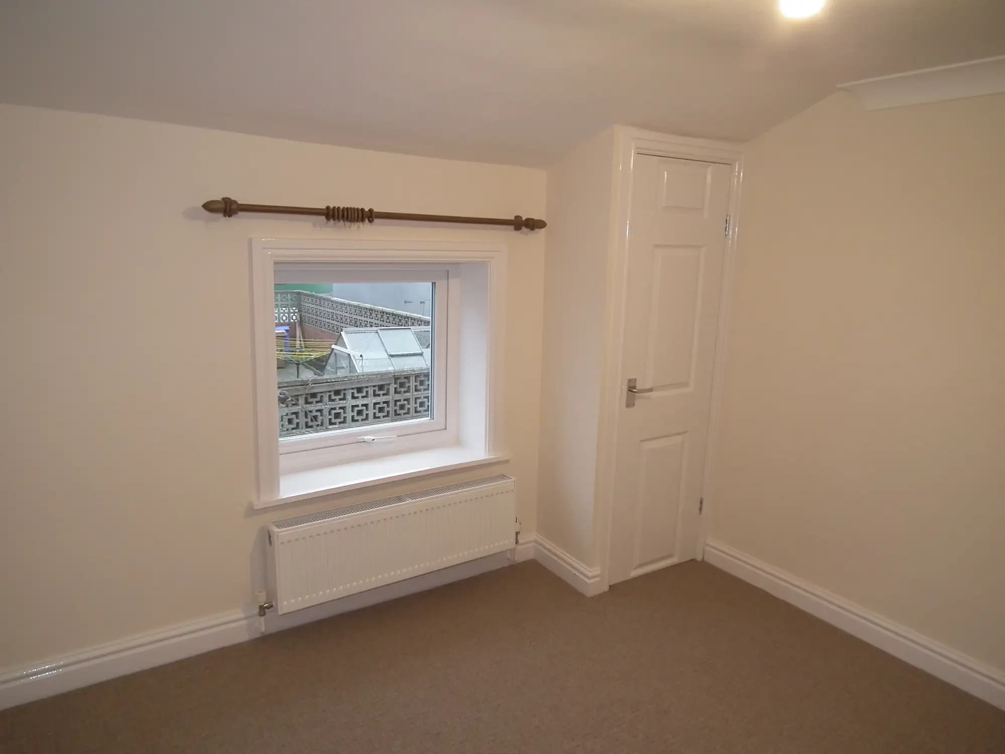 property photo 5 of 15