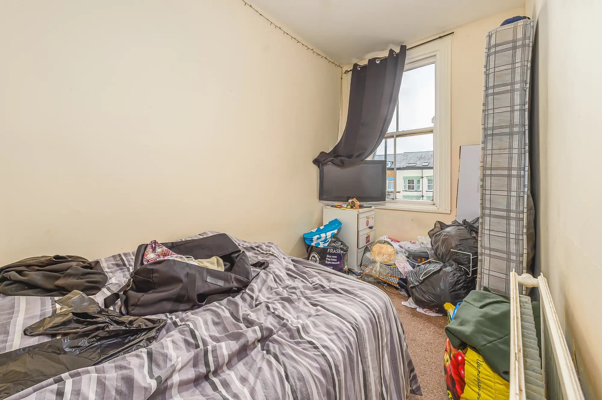 property photo 8 of 12