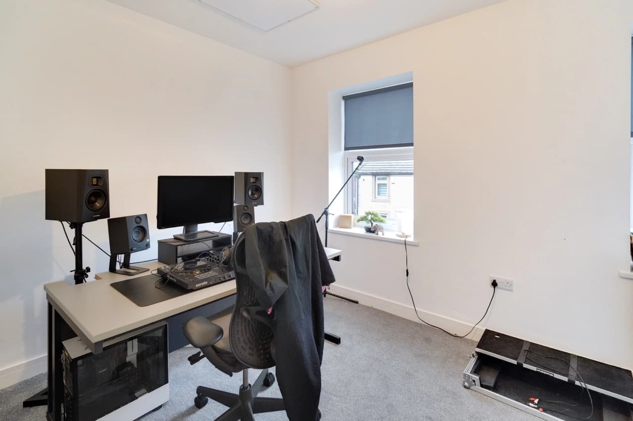 property photo 12 of 19