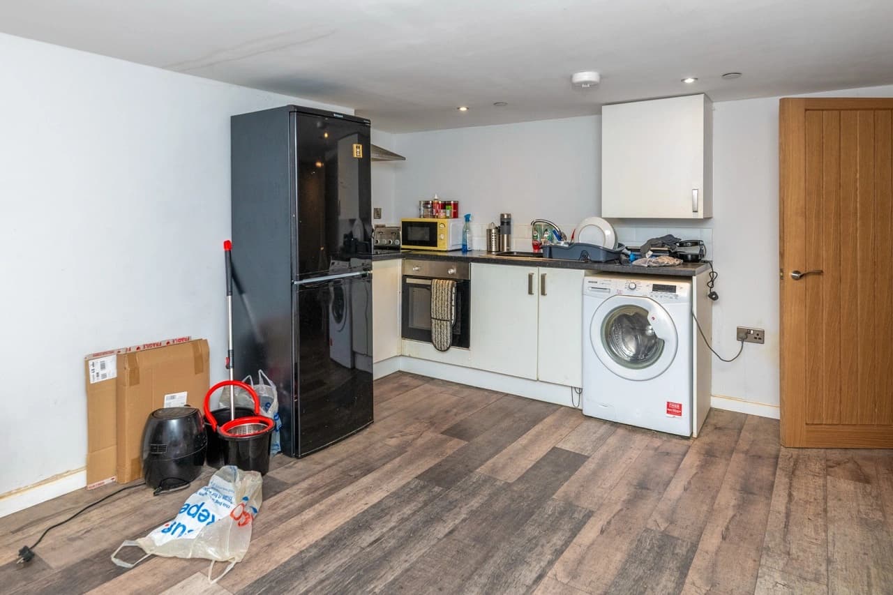 property photo 21 of 48