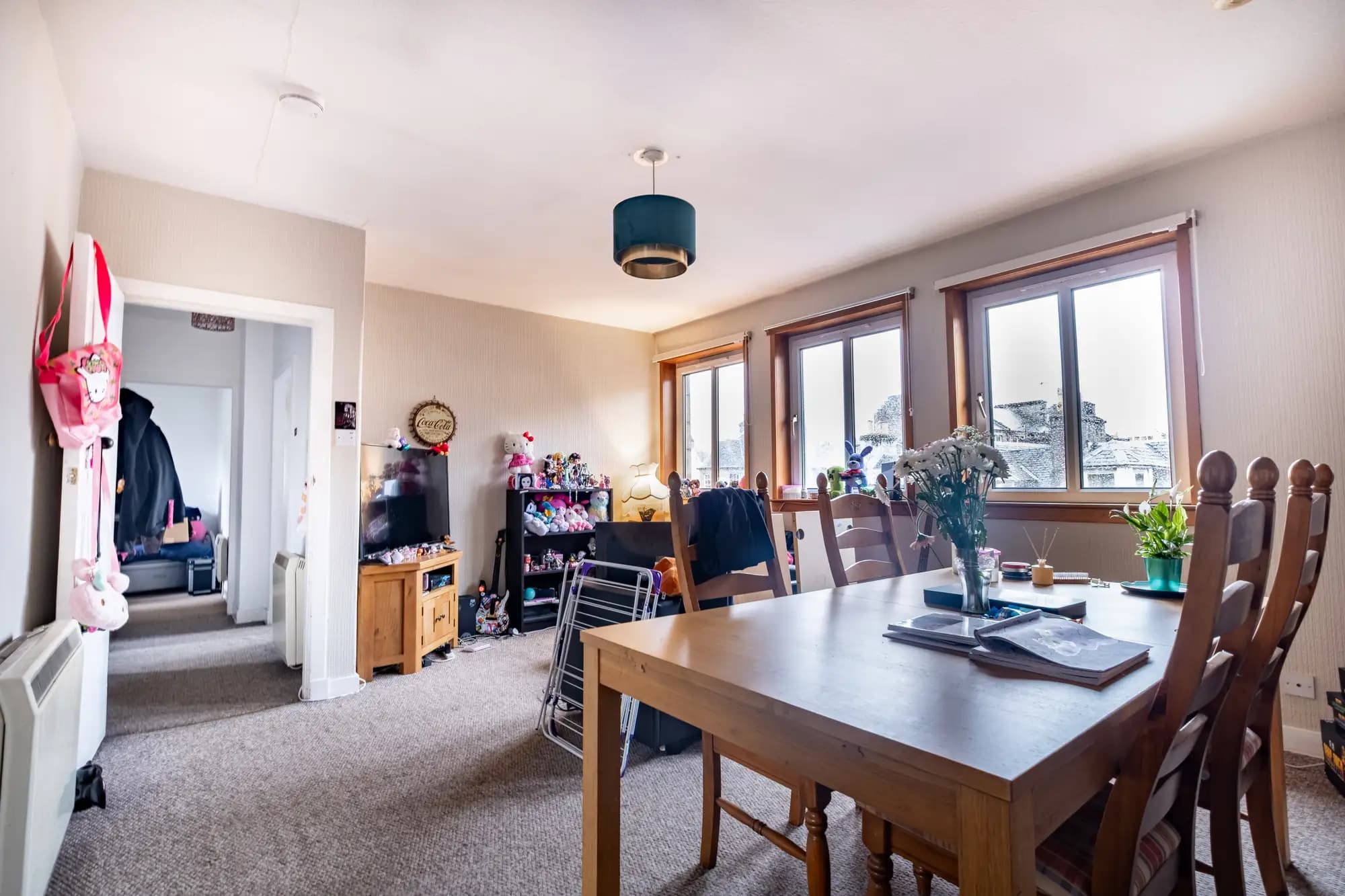 property photo 7 of 18