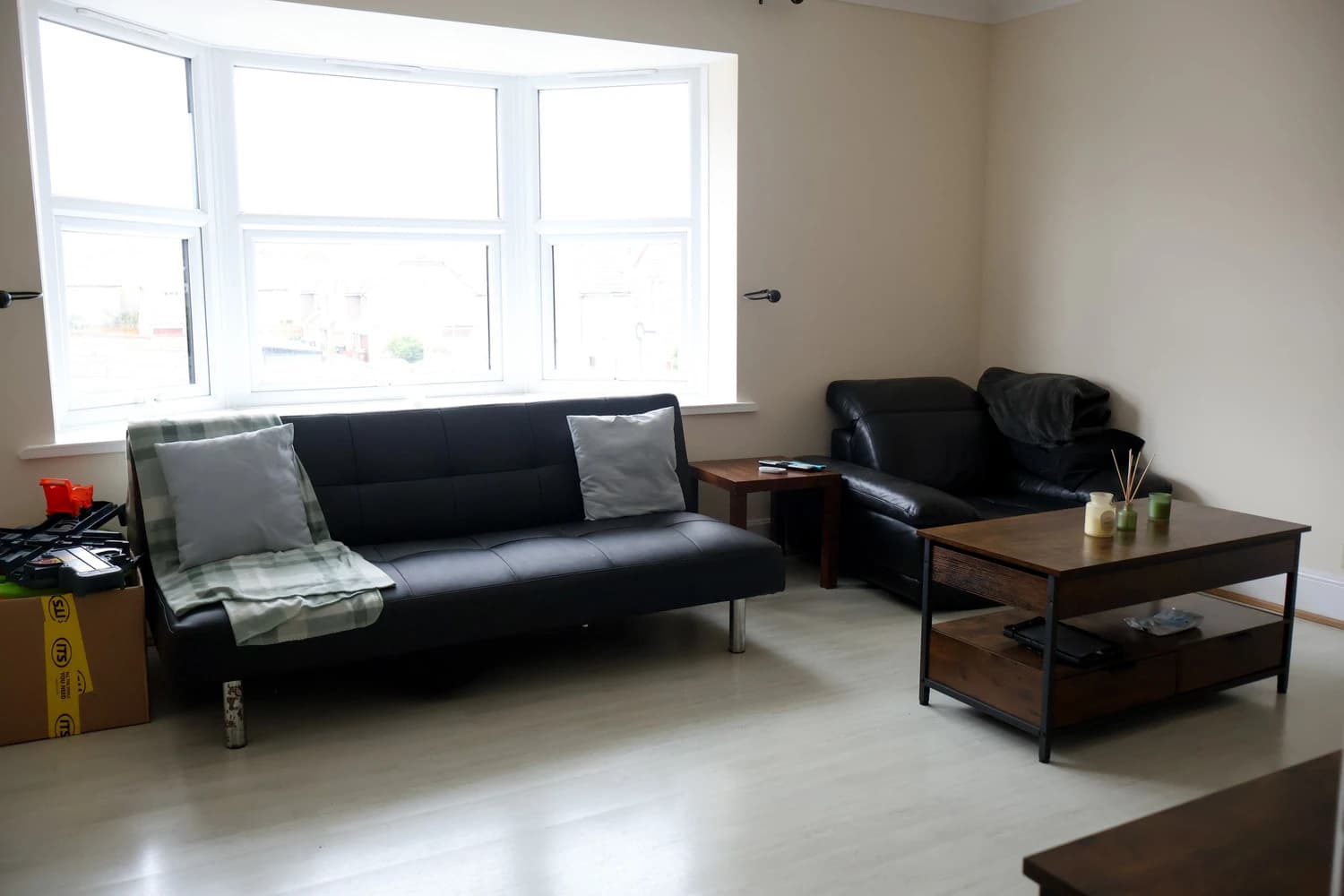 property photo 4 of 17