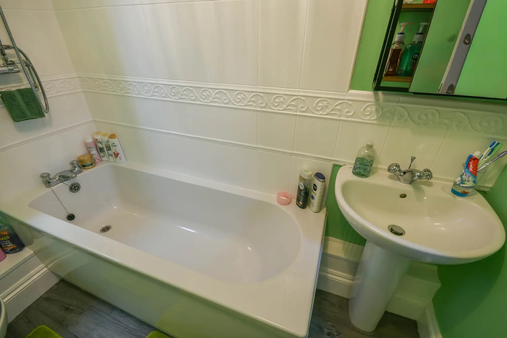 property photo 9 of 17