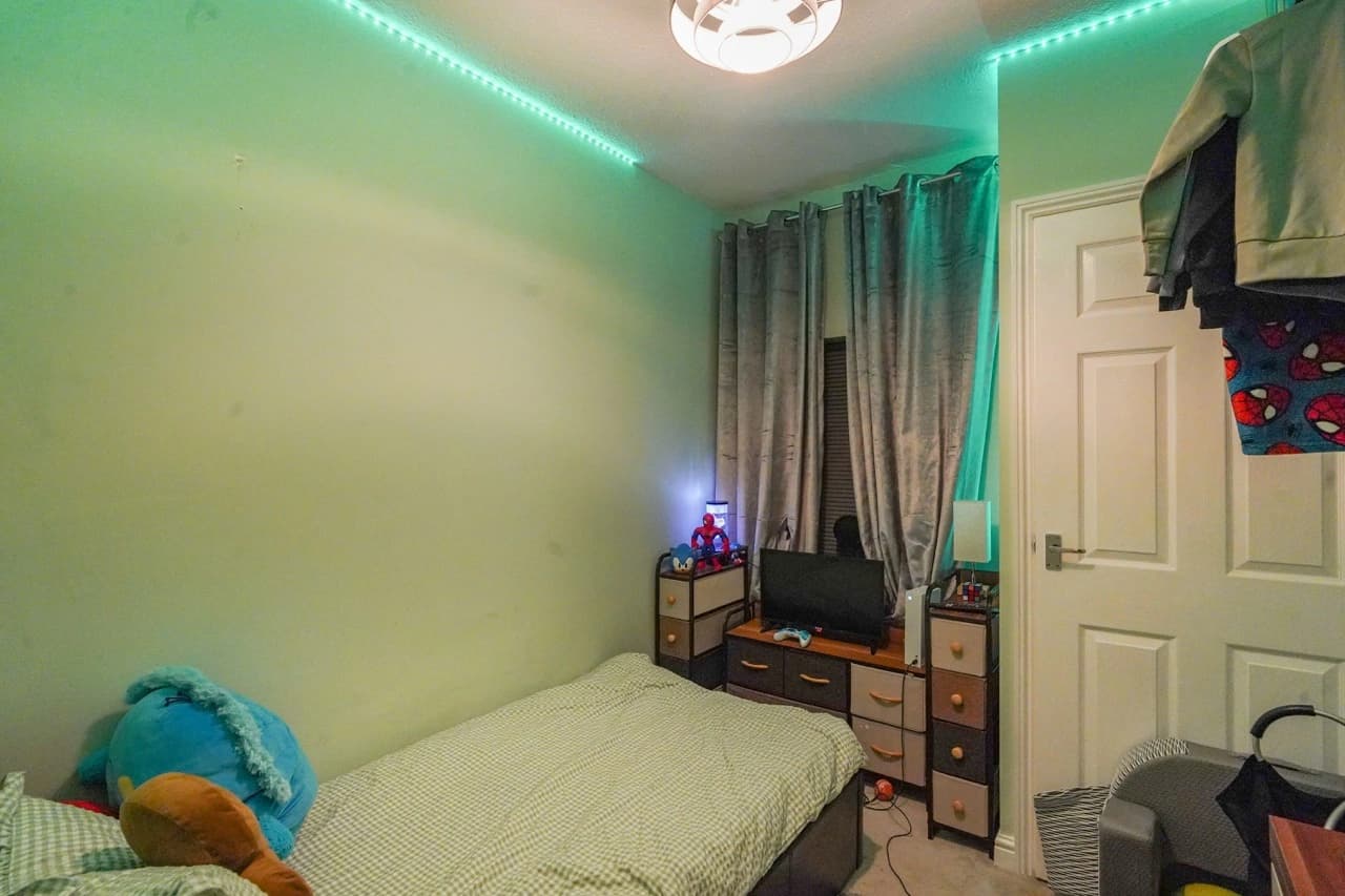 property photo 17 of 24