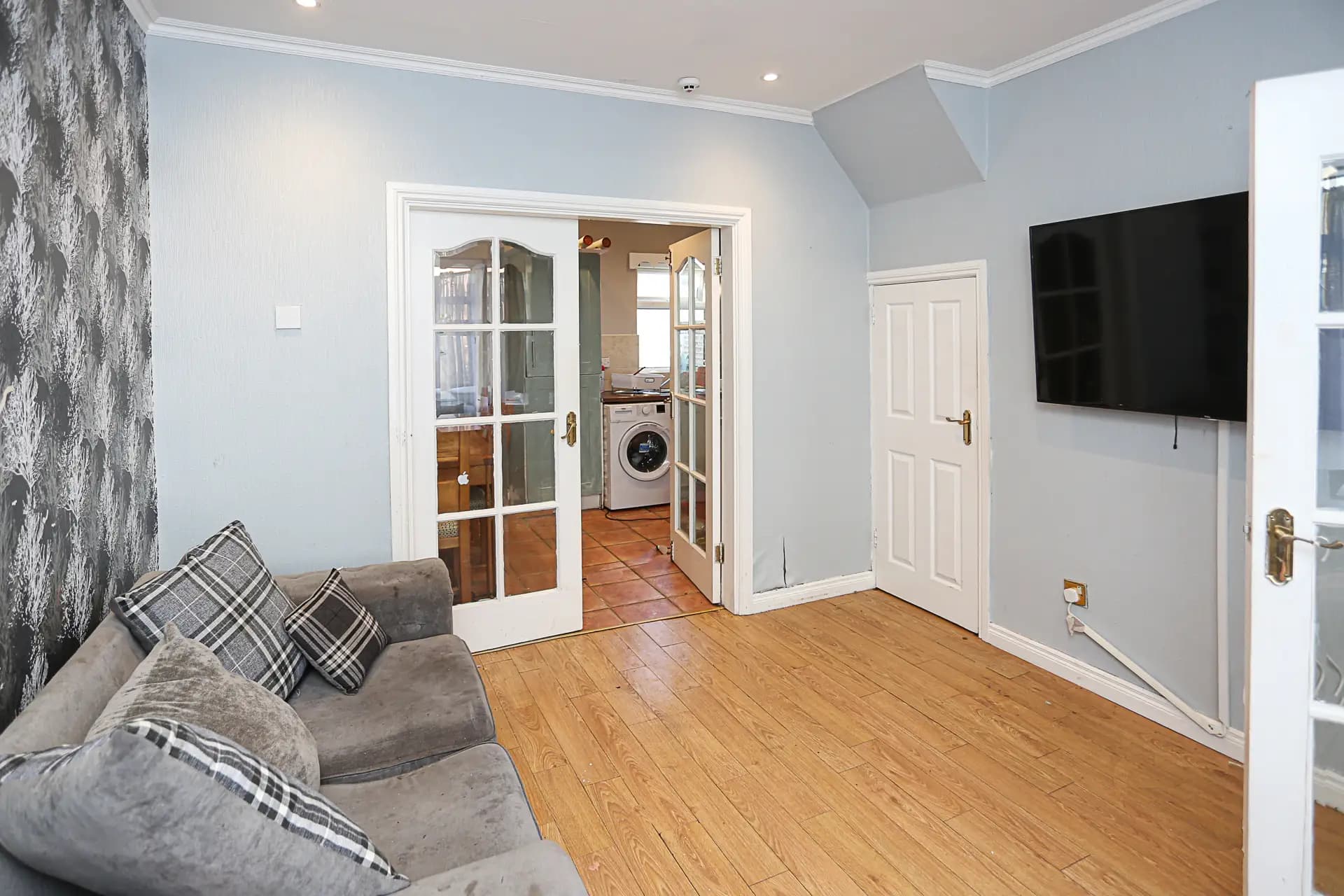 property photo 6 of 25
