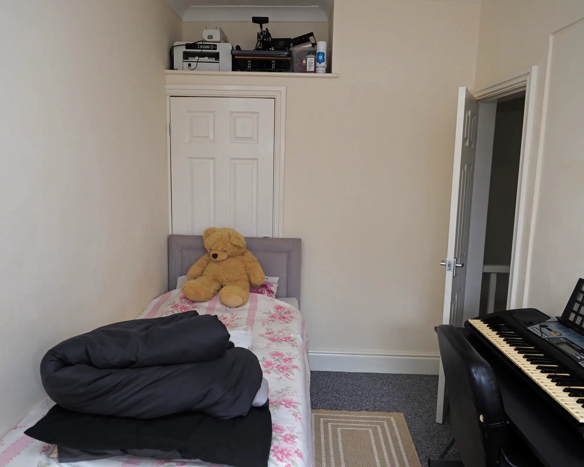 property photo 17 of 28