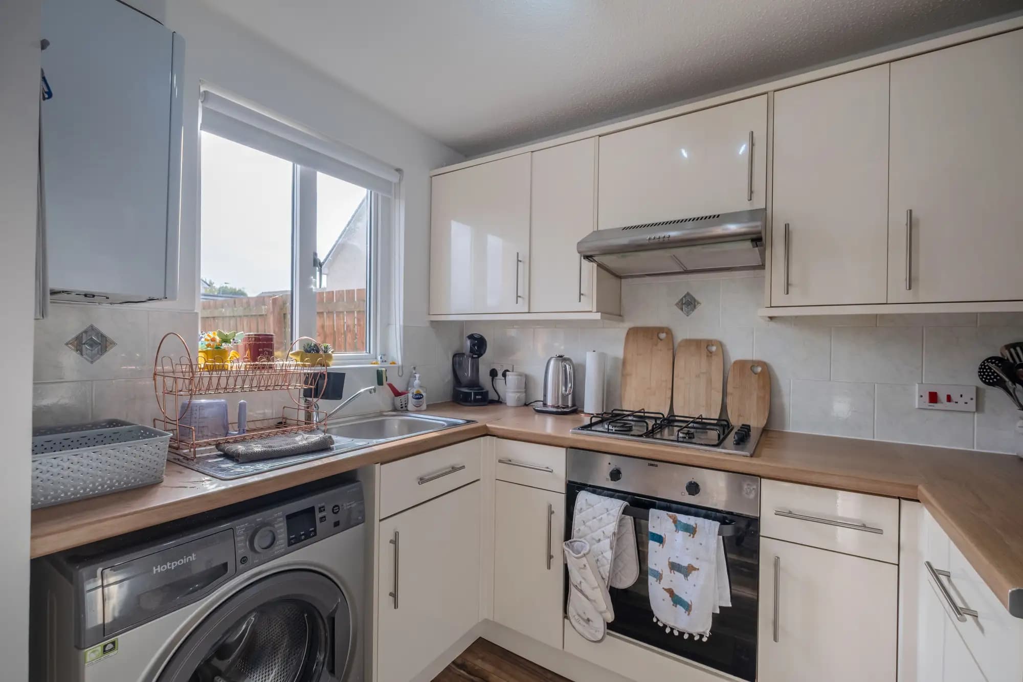 property photo 6 of 28