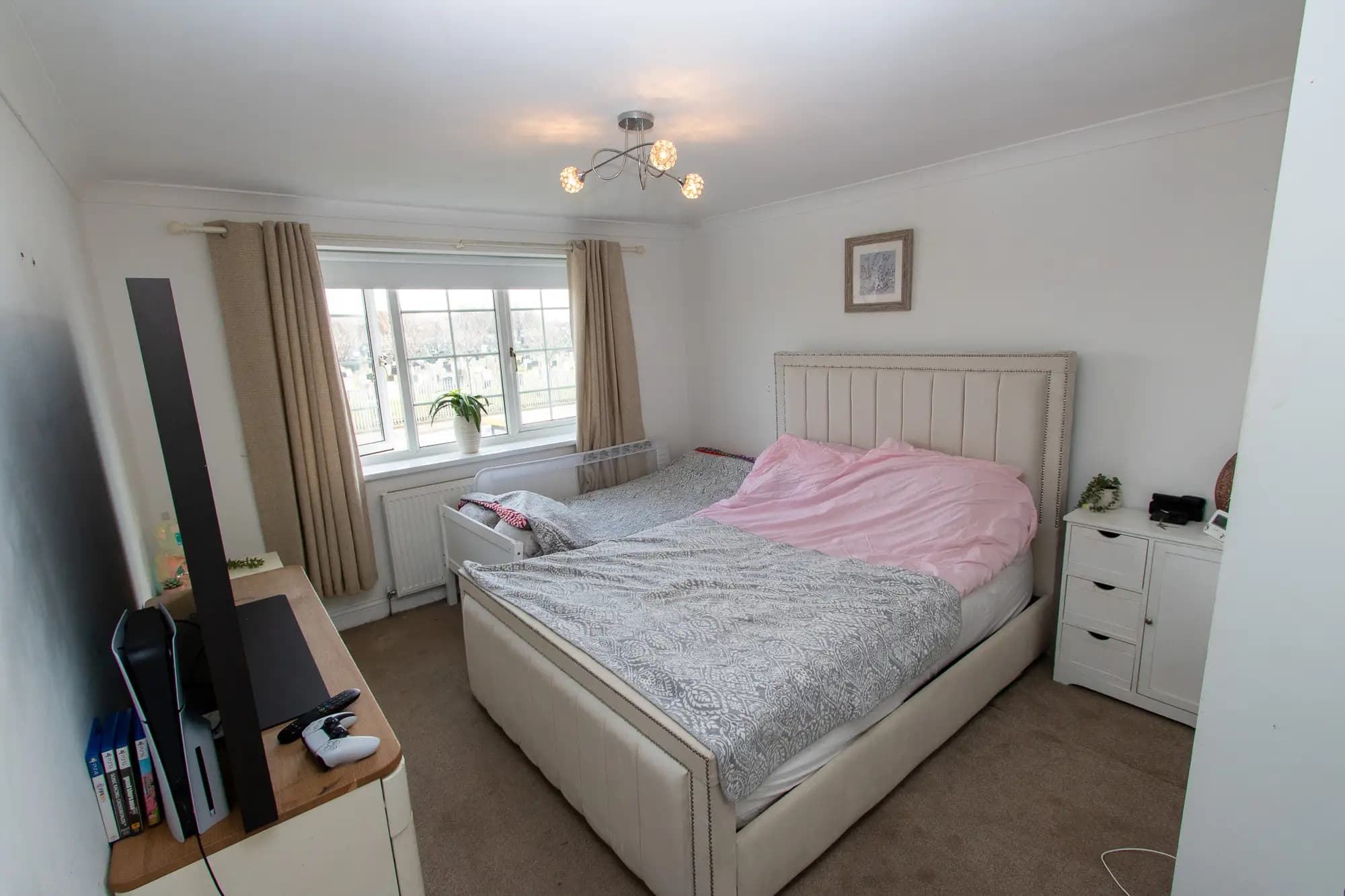 property photo 11 of 16