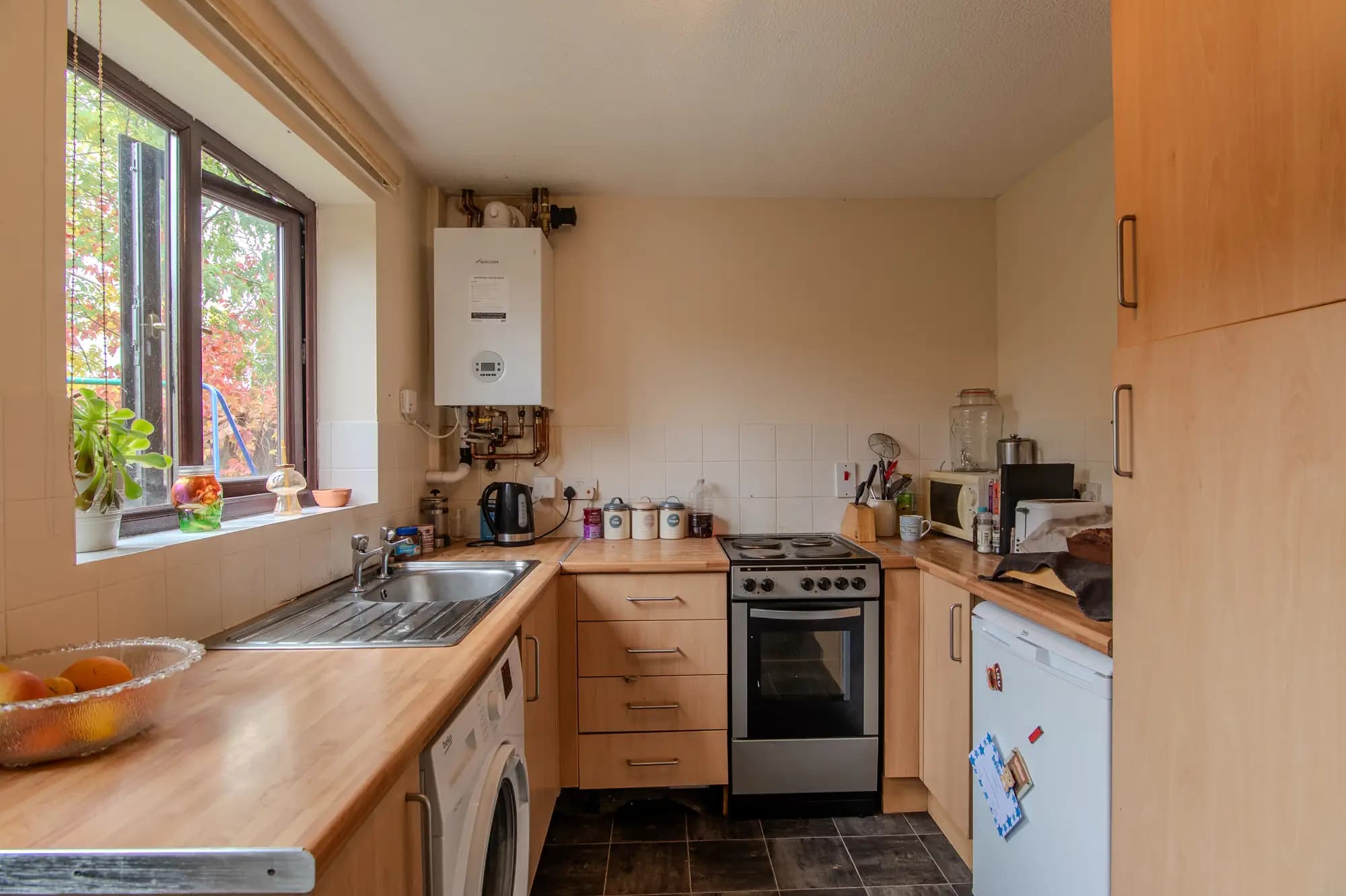 property photo 4 of 16