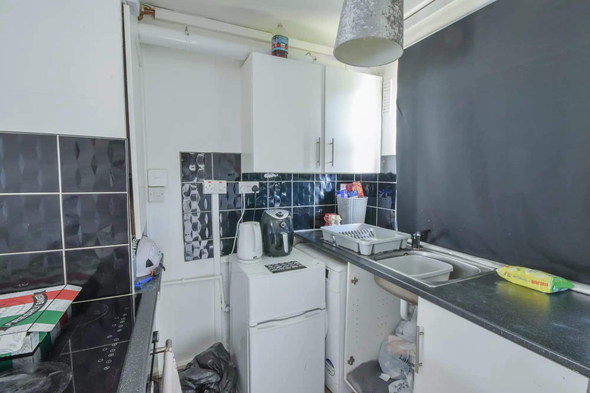 property photo 4 of 12