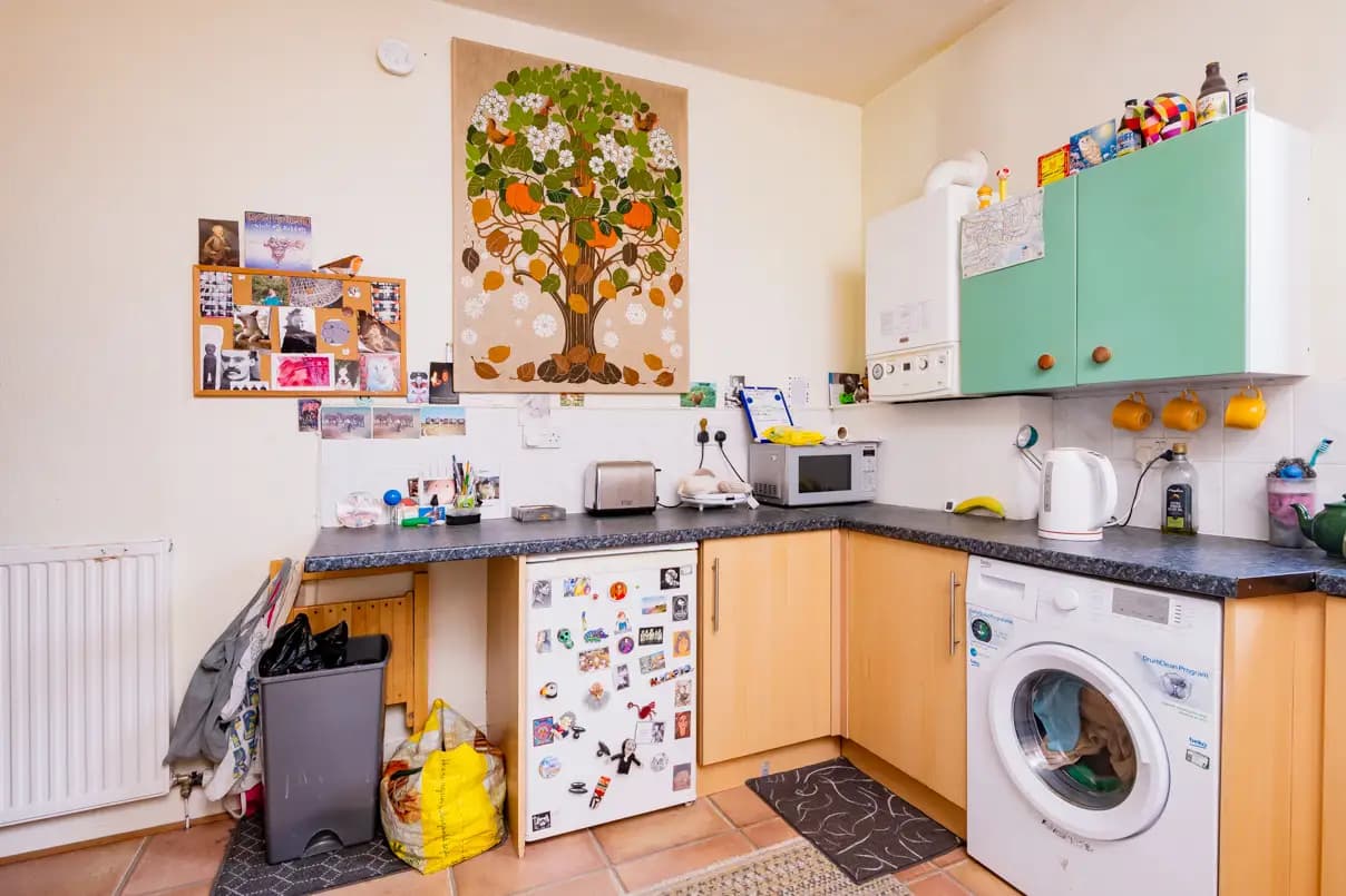 property photo 8 of 19