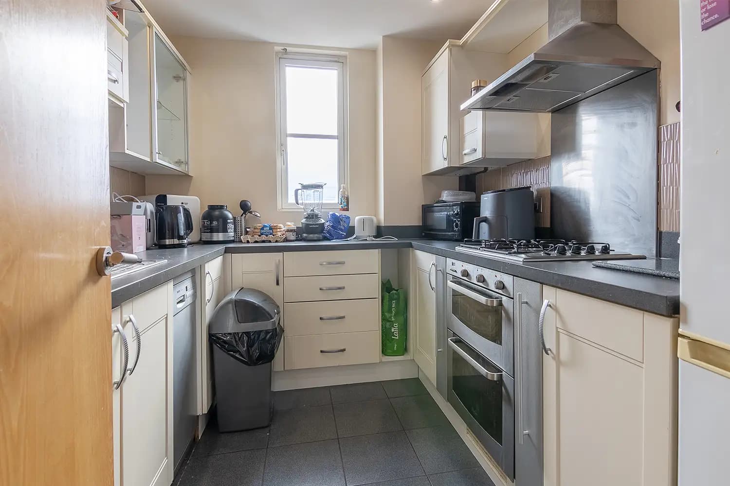 property photo 7 of 29