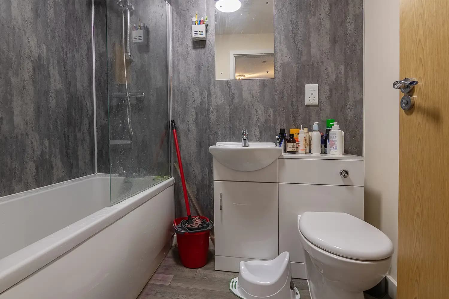 property photo 9 of 28