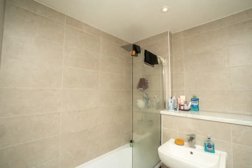 property photo 13 of 25