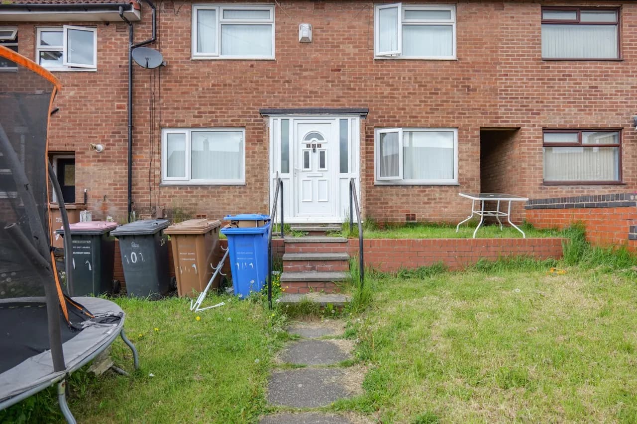 property photo 17 of 20