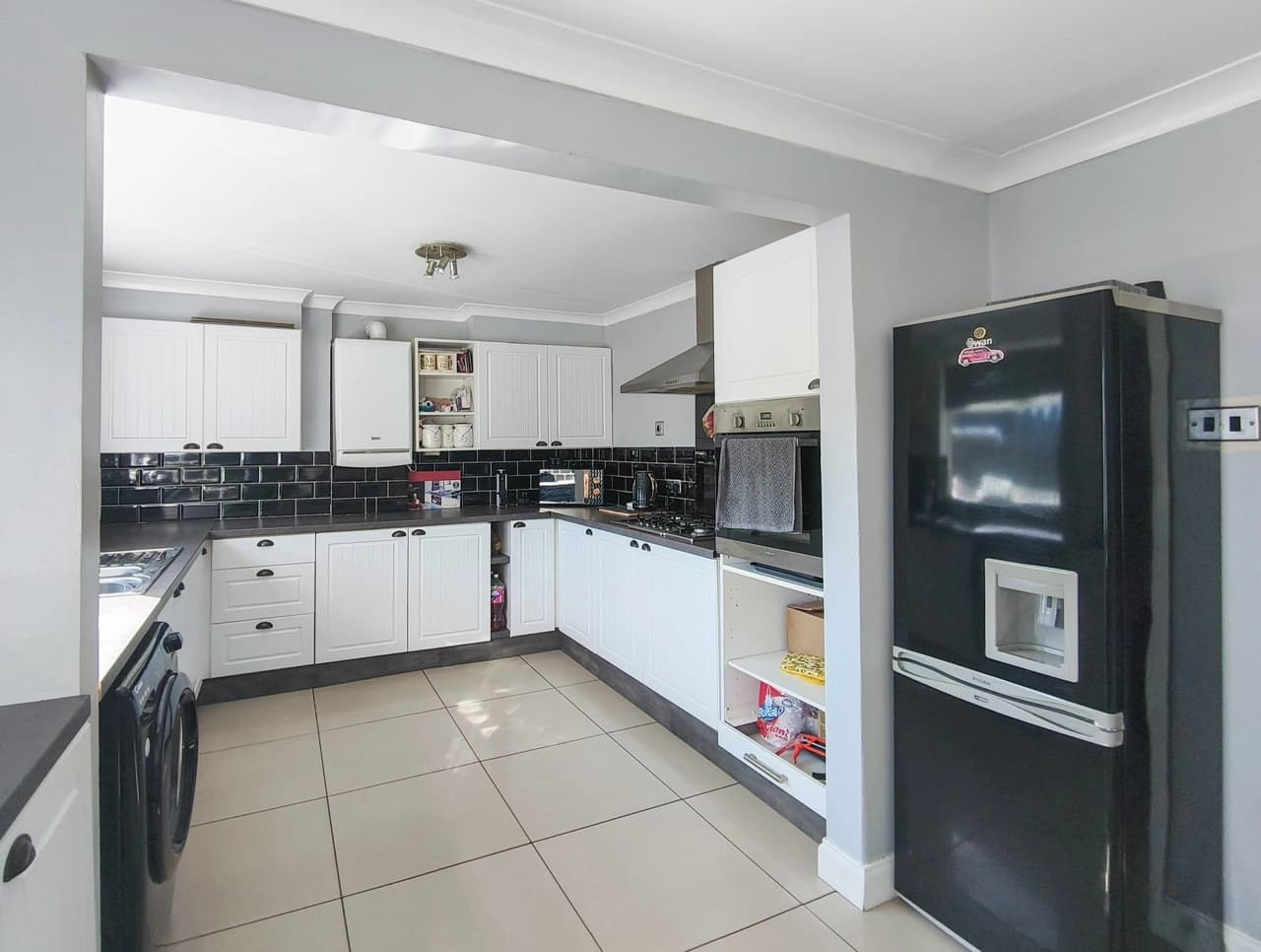 property photo 4 of 25