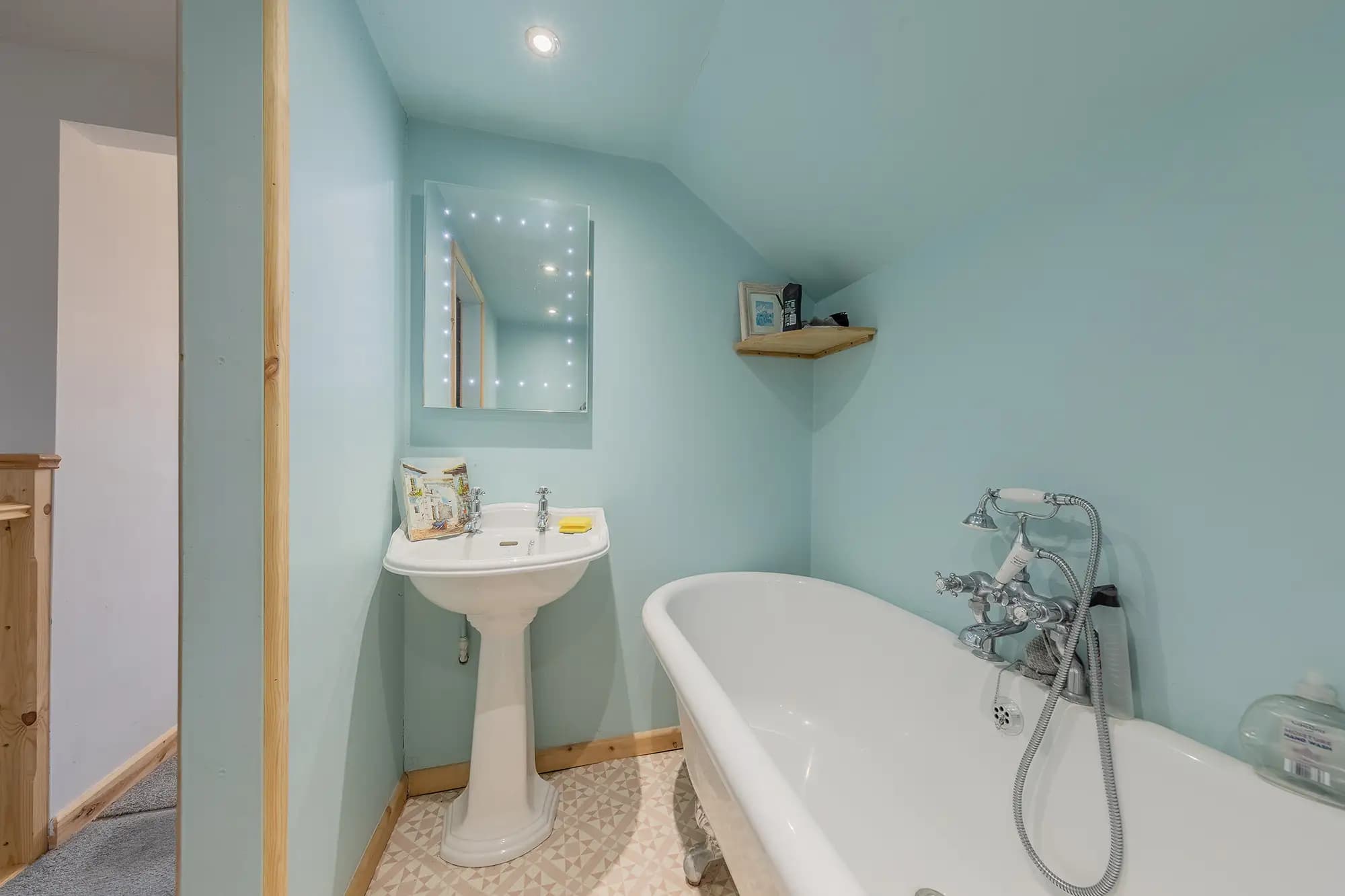 property photo 9 of 23