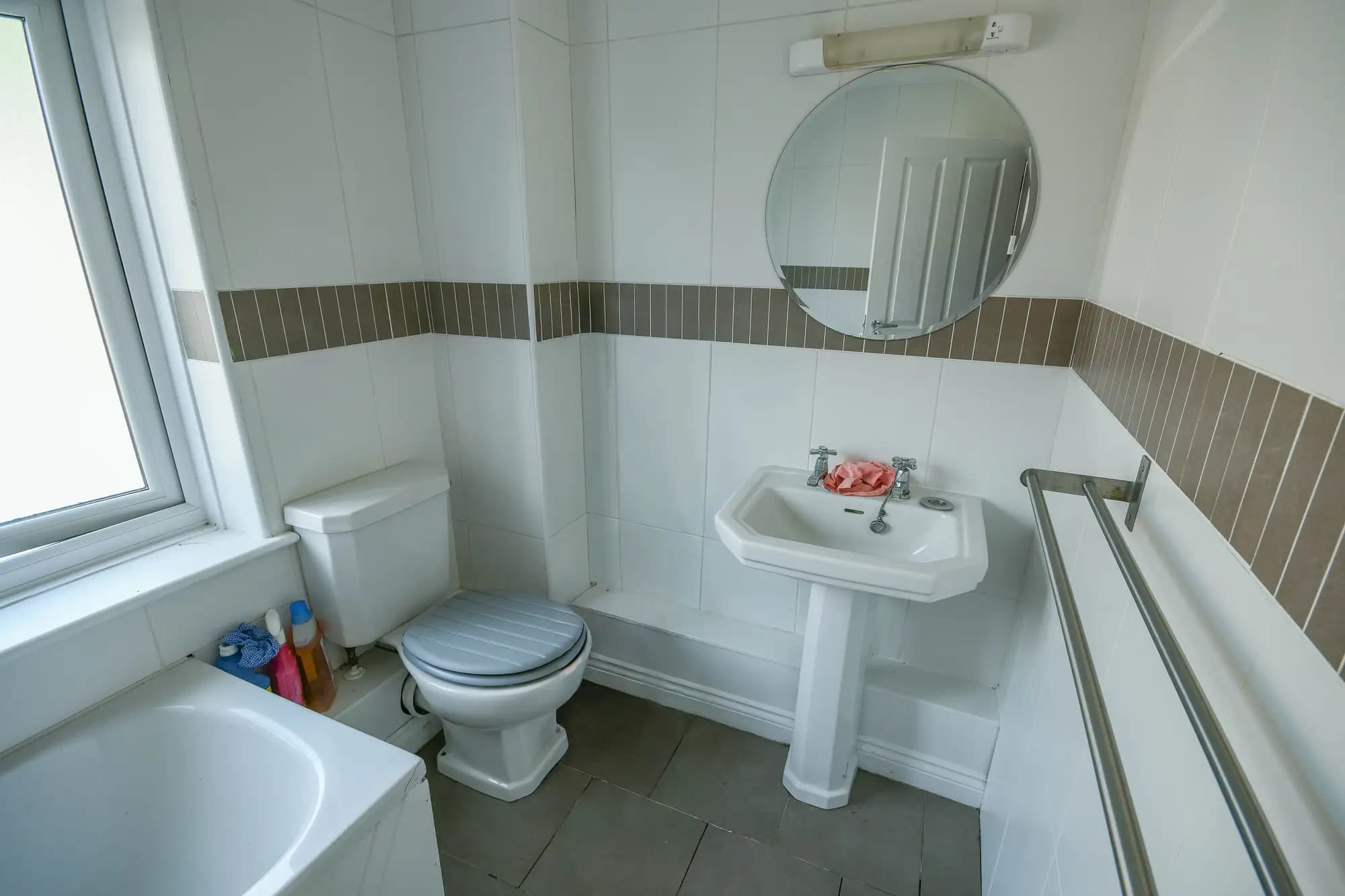 property photo 6 of 17