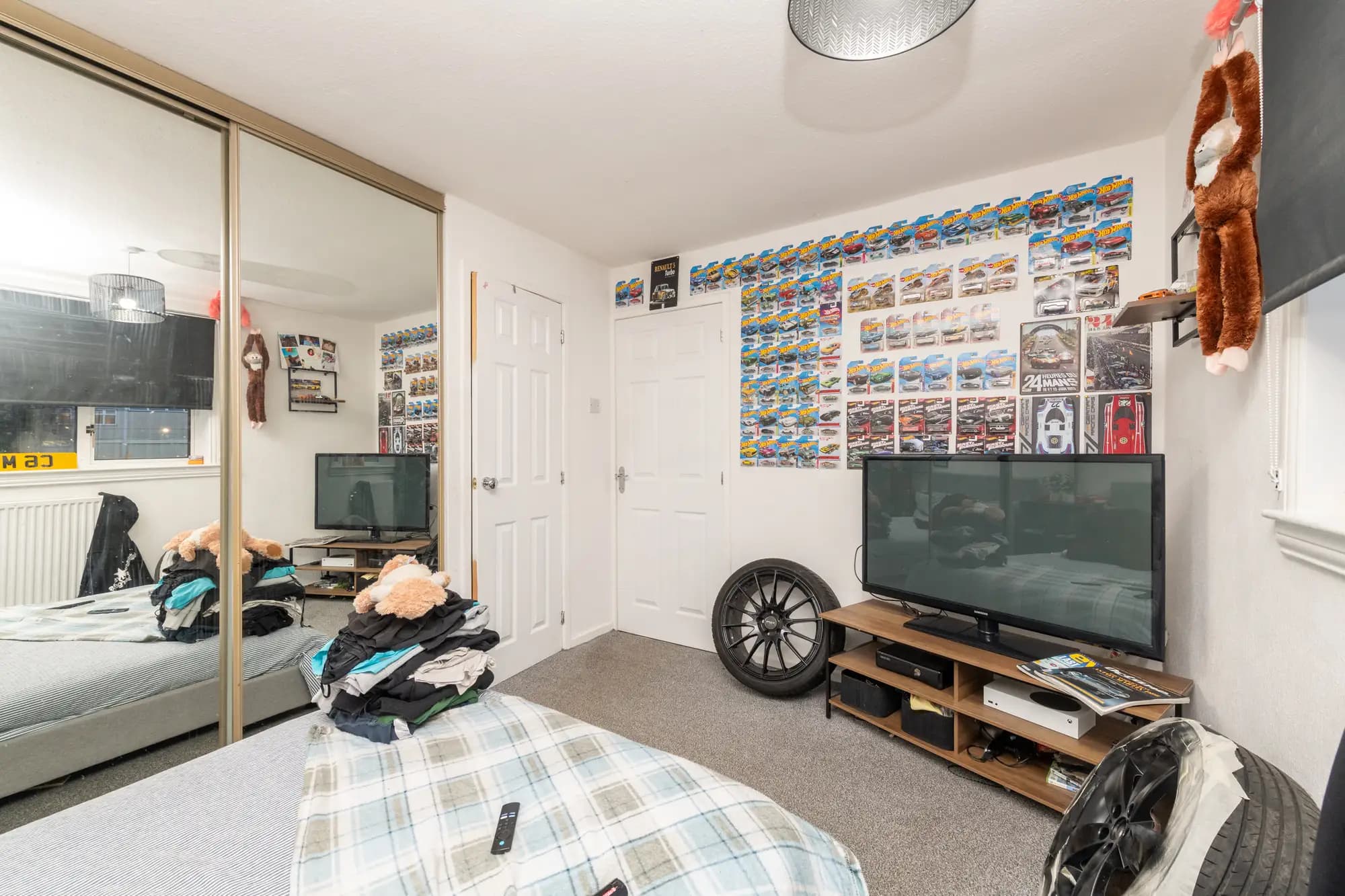 property photo 13 of 27