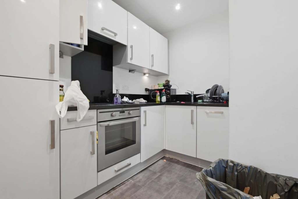 property photo 6 of 16