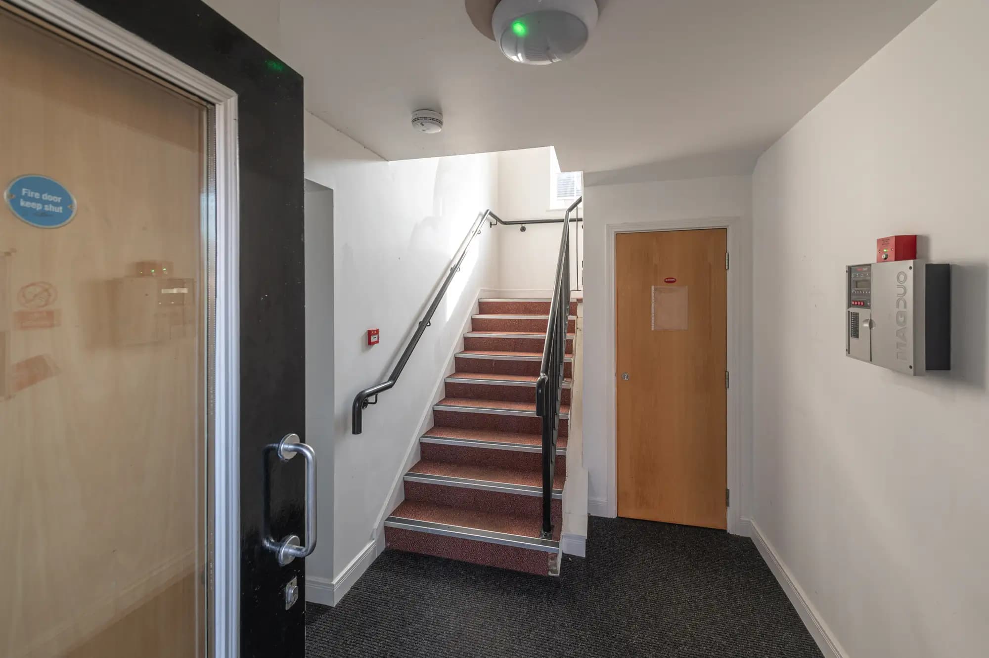 property photo 9 of 12