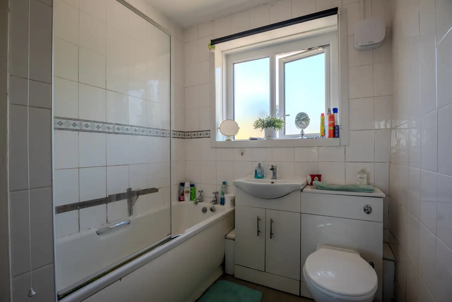 property photo 8 of 15