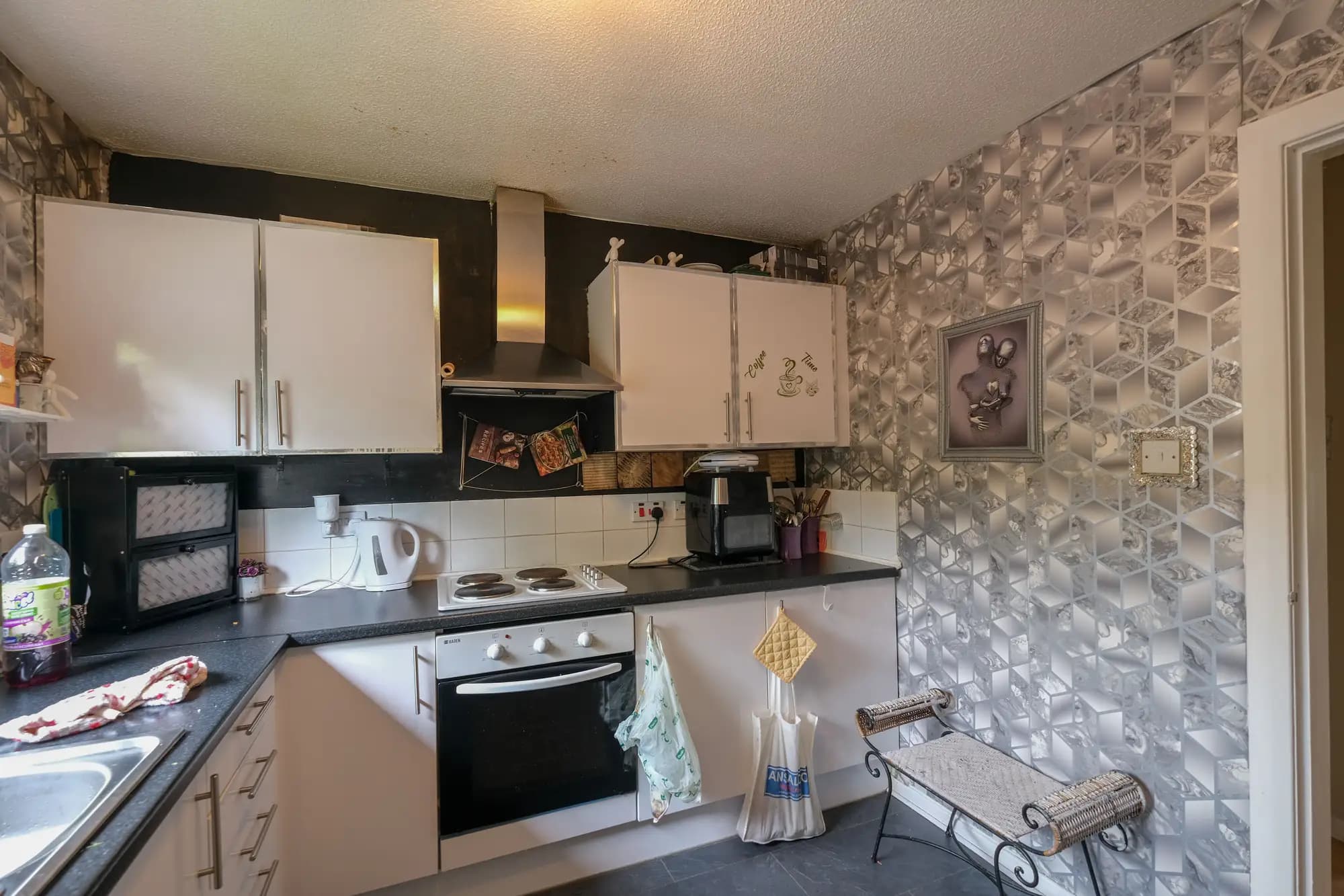 property photo 6 of 18