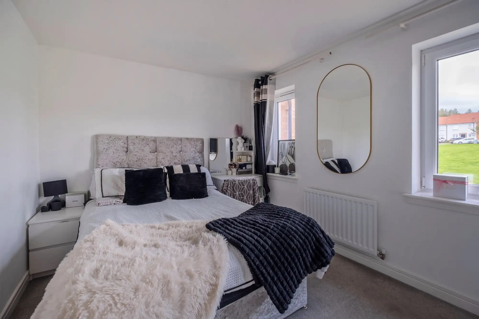 property photo 13 of 25