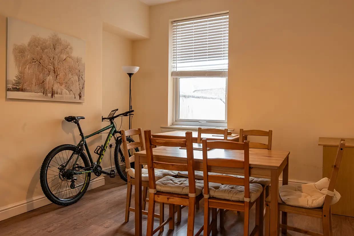 property photo 6 of 40