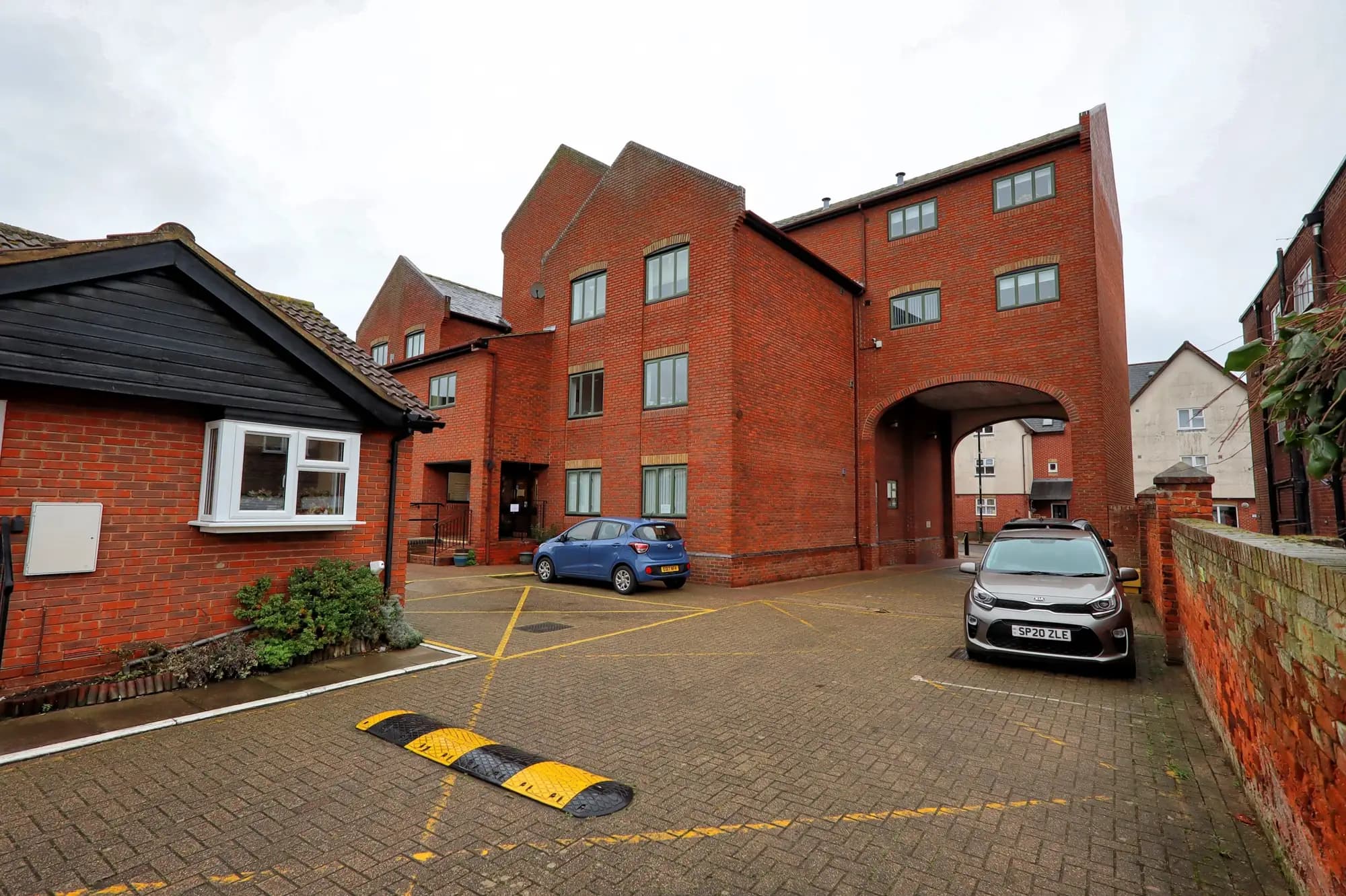 property photo 16 of 17