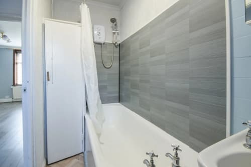 property photo 6 of 14