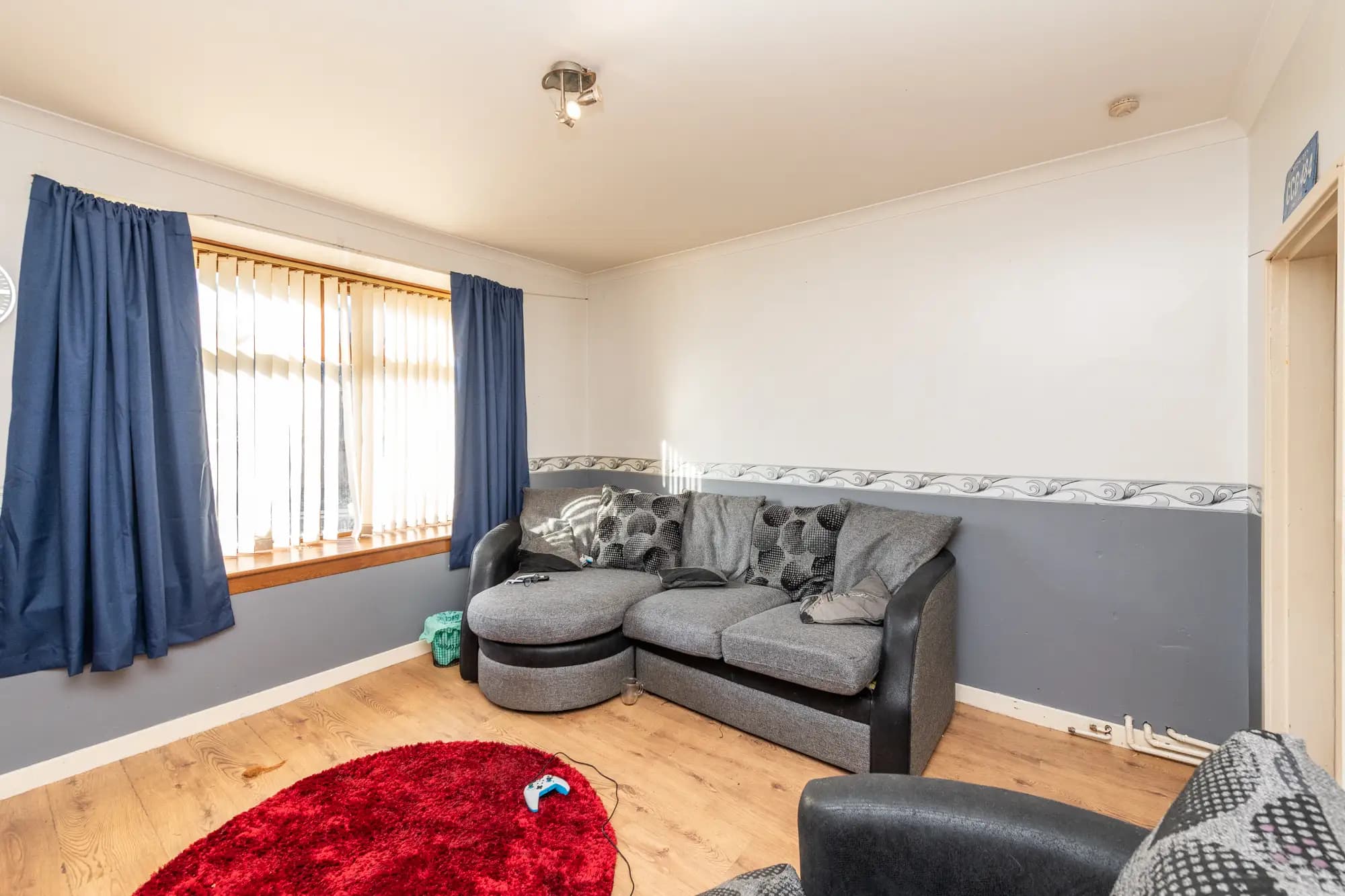 property photo 5 of 26