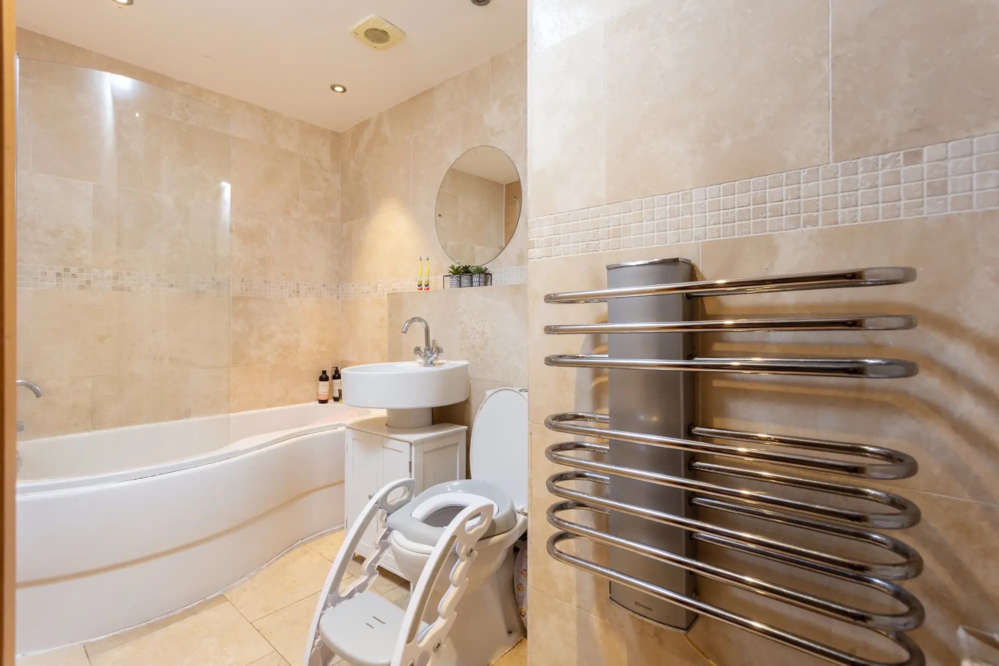 property photo 9 of 12