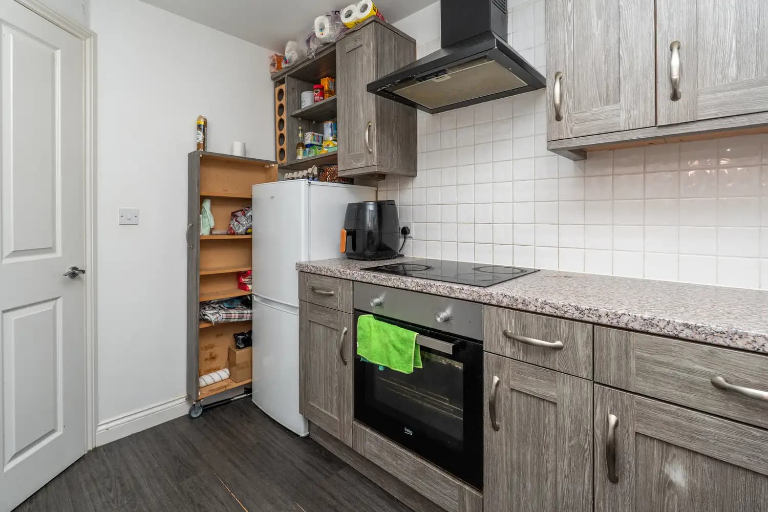 property photo 5 of 18