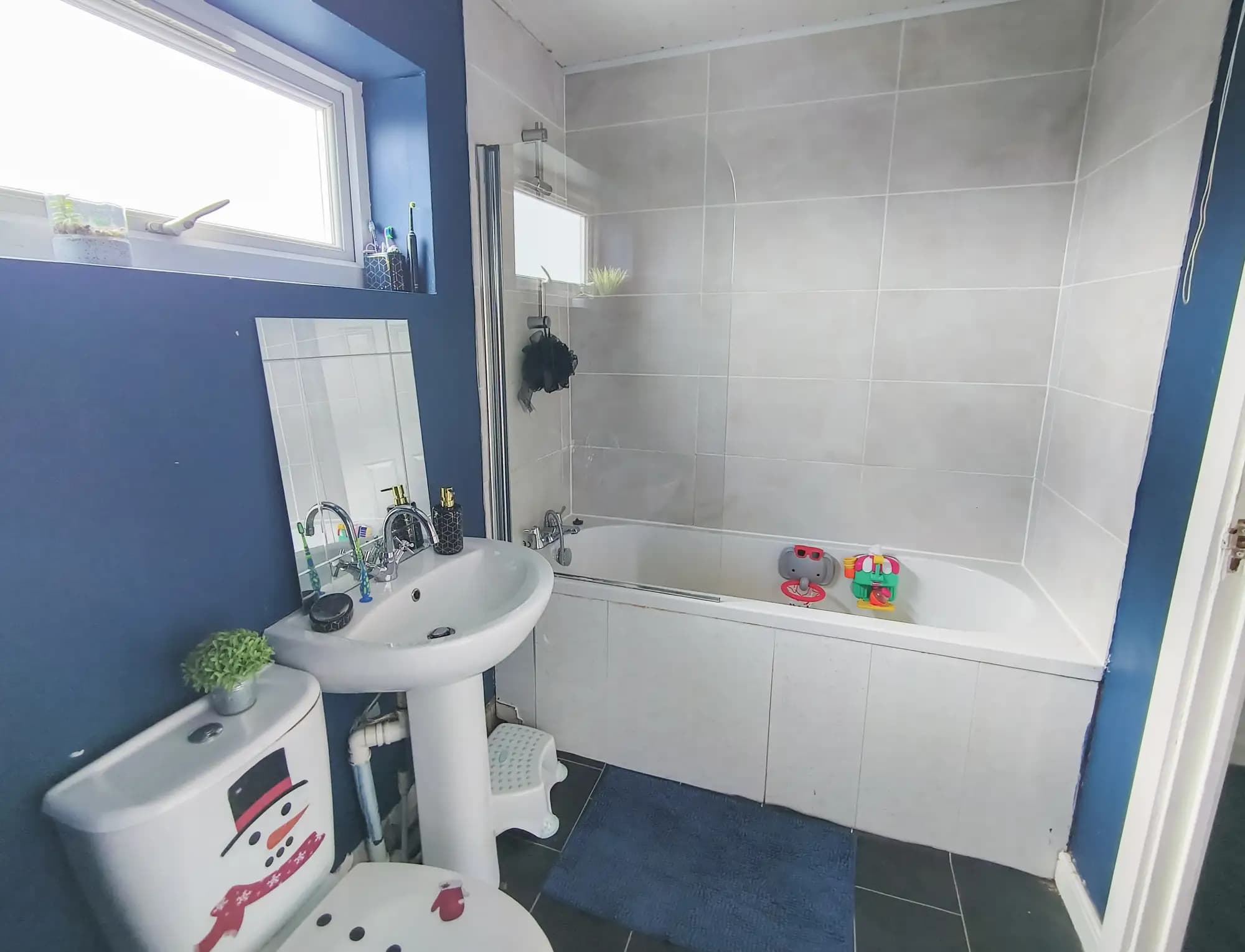 property photo 11 of 17