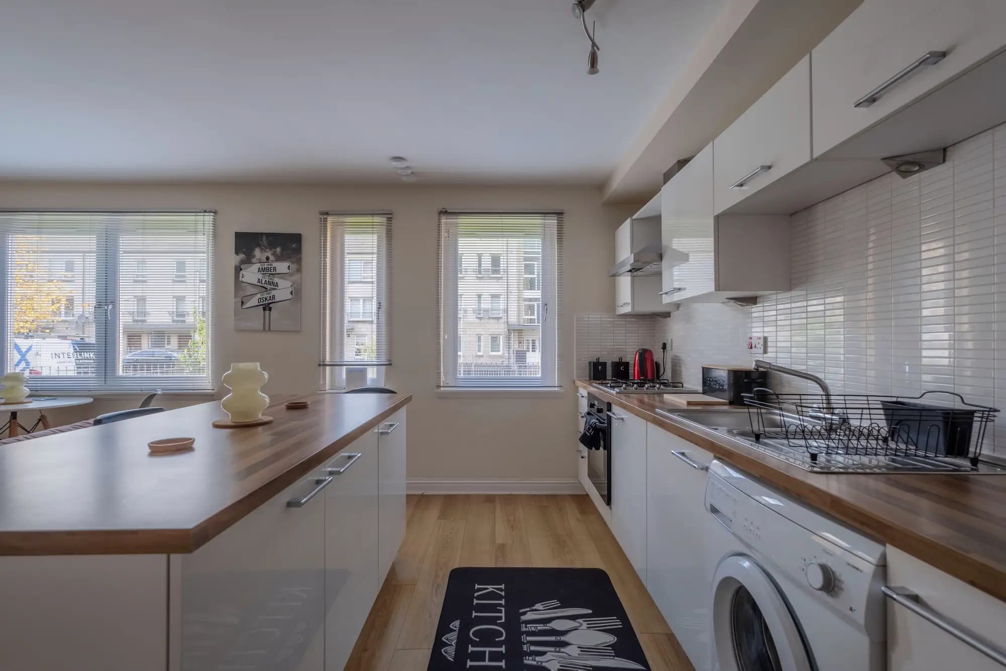 property photo 9 of 28