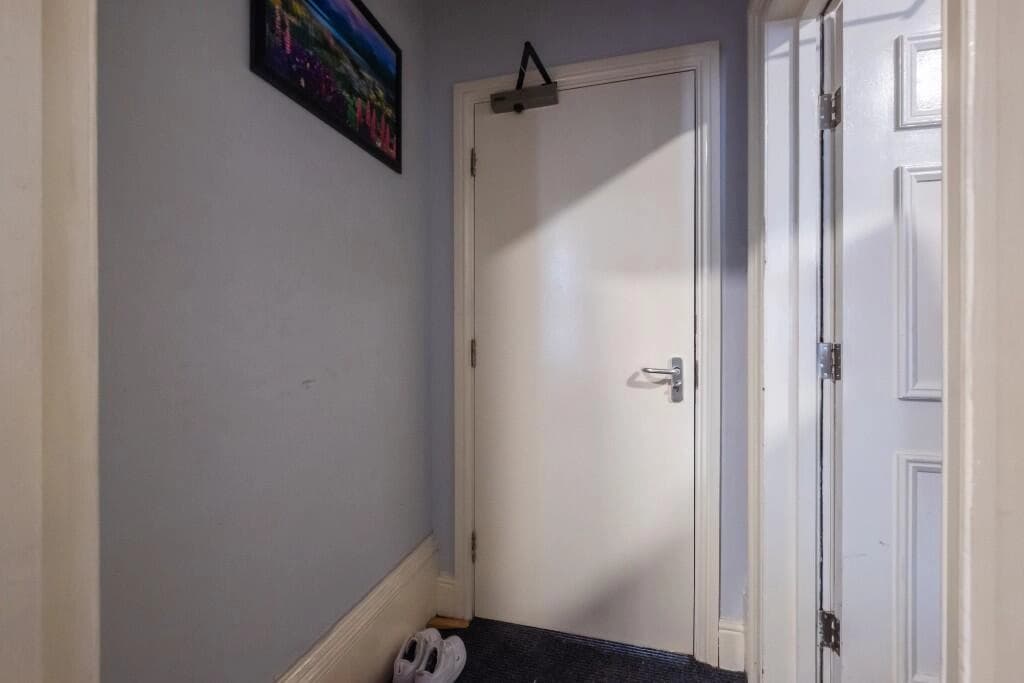 property photo 6 of 40