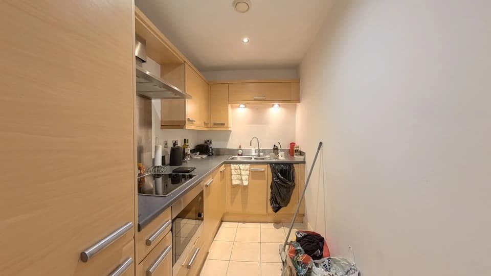 property photo 8 of 21