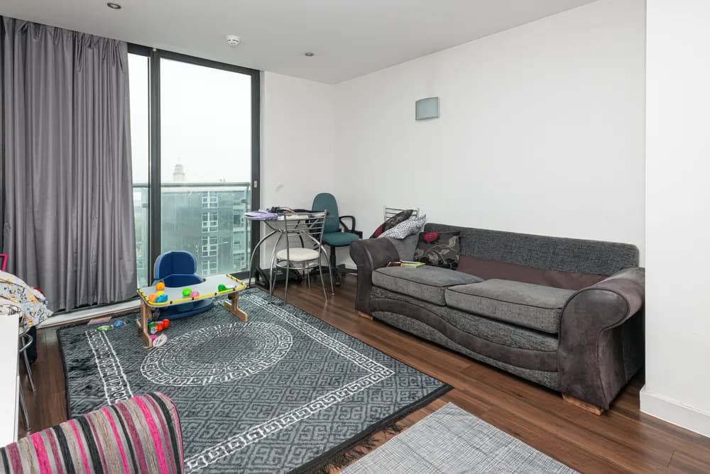 property photo 4 of 19