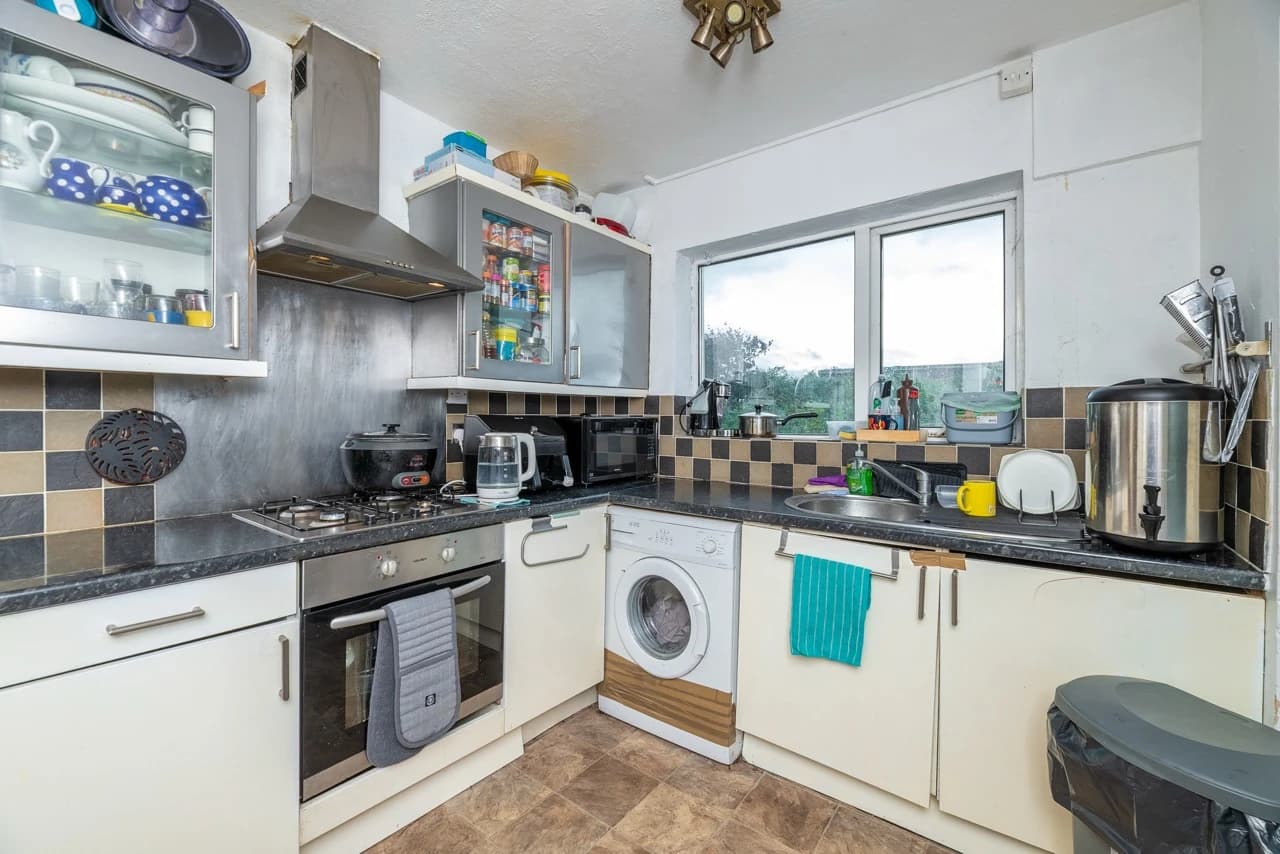 property photo 5 of 22