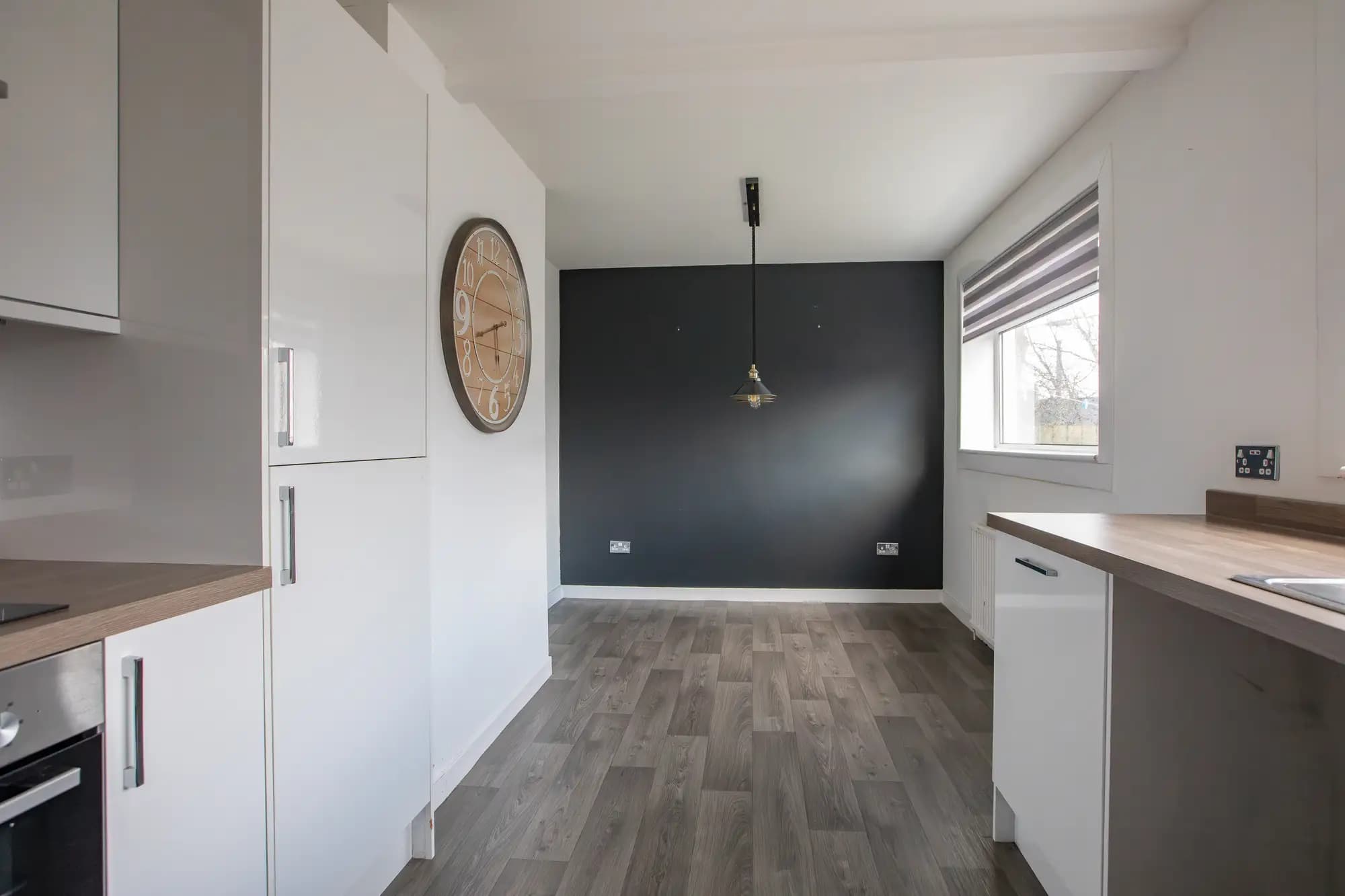 property photo 5 of 43