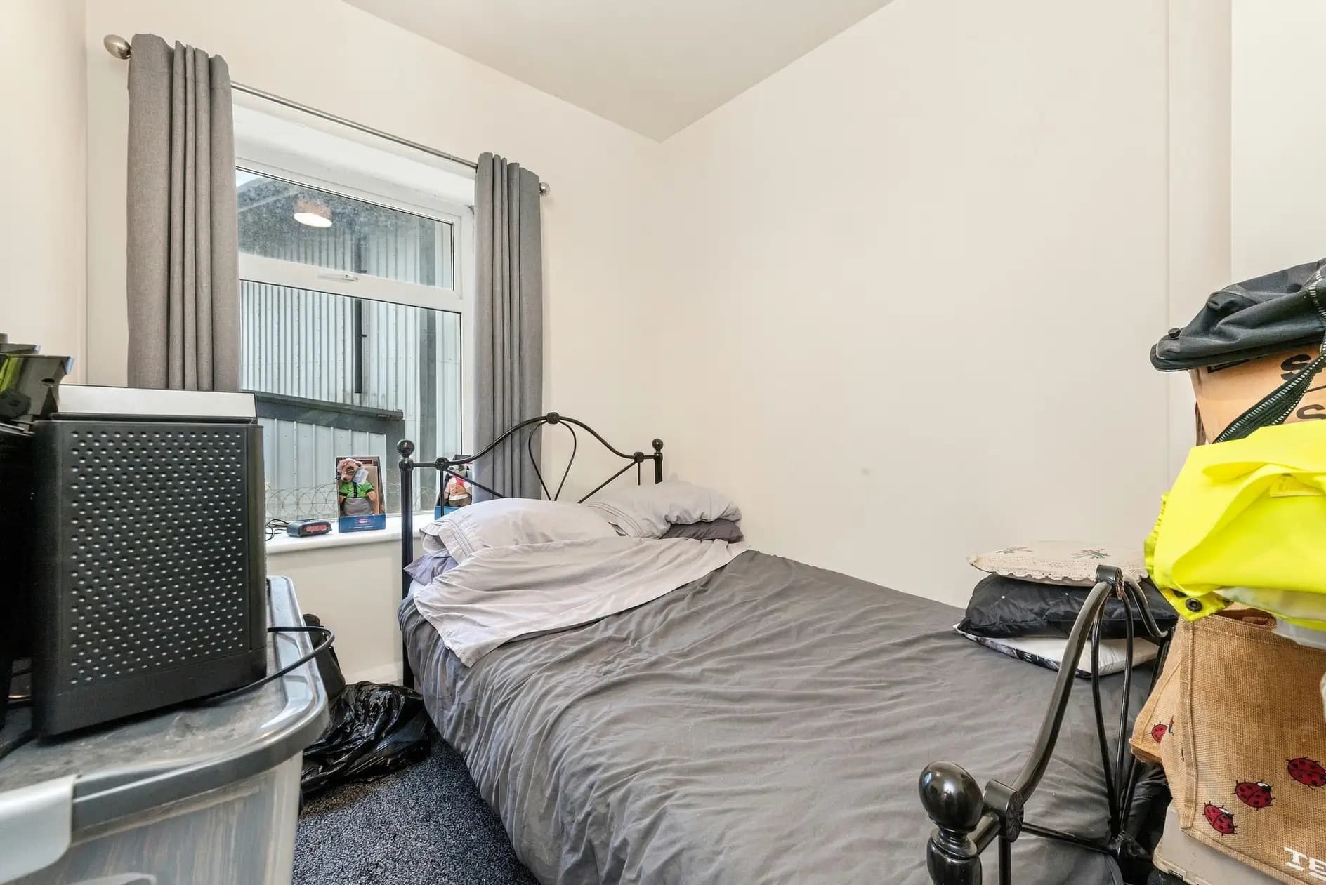 property photo 10 of 17