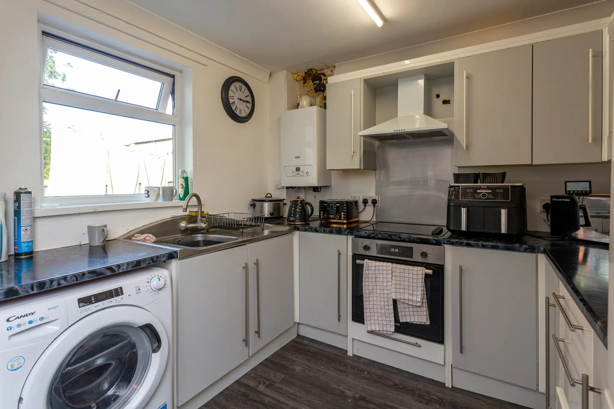 property photo 6 of 15
