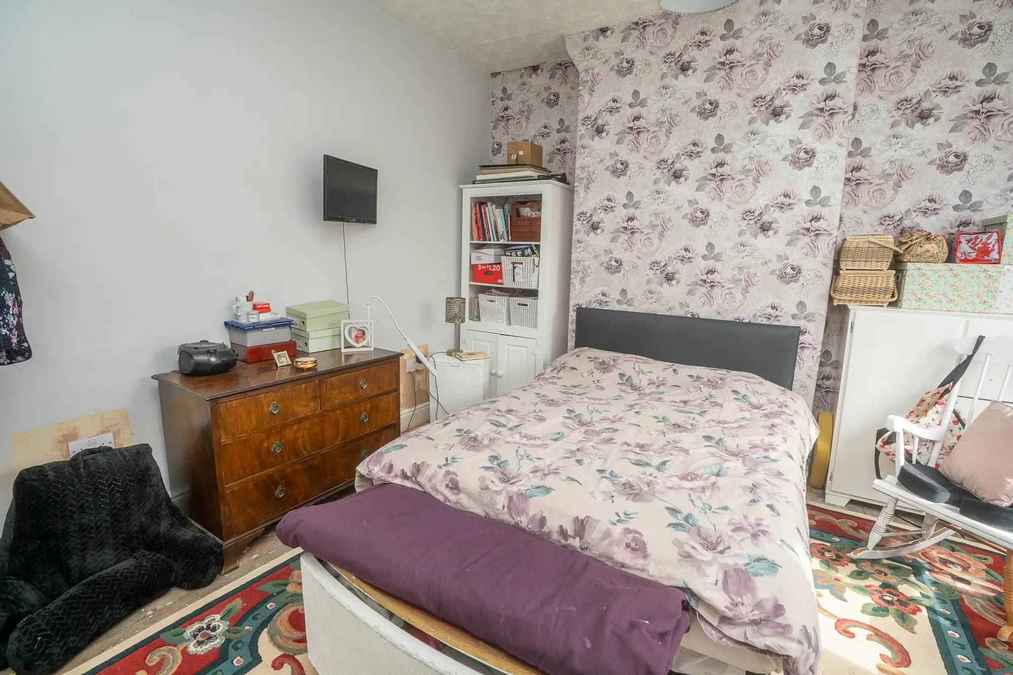 property photo 5 of 10