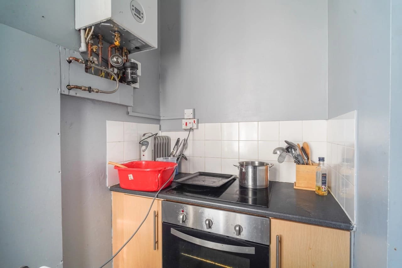 property photo 12 of 34
