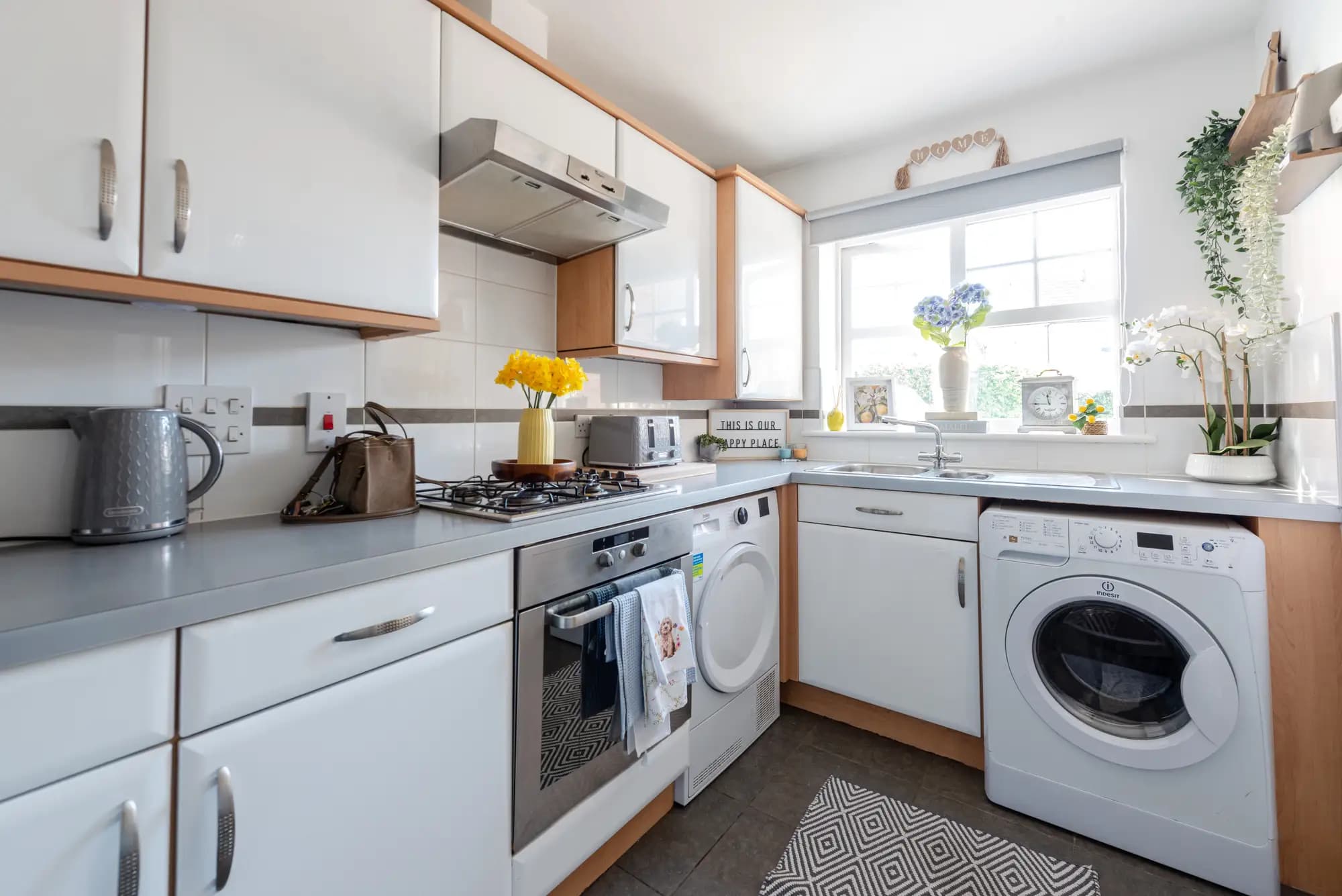 property photo 8 of 43