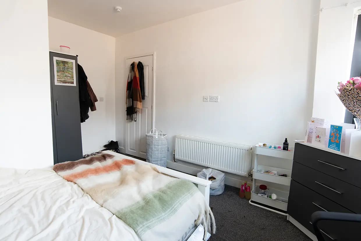 property photo 15 of 37