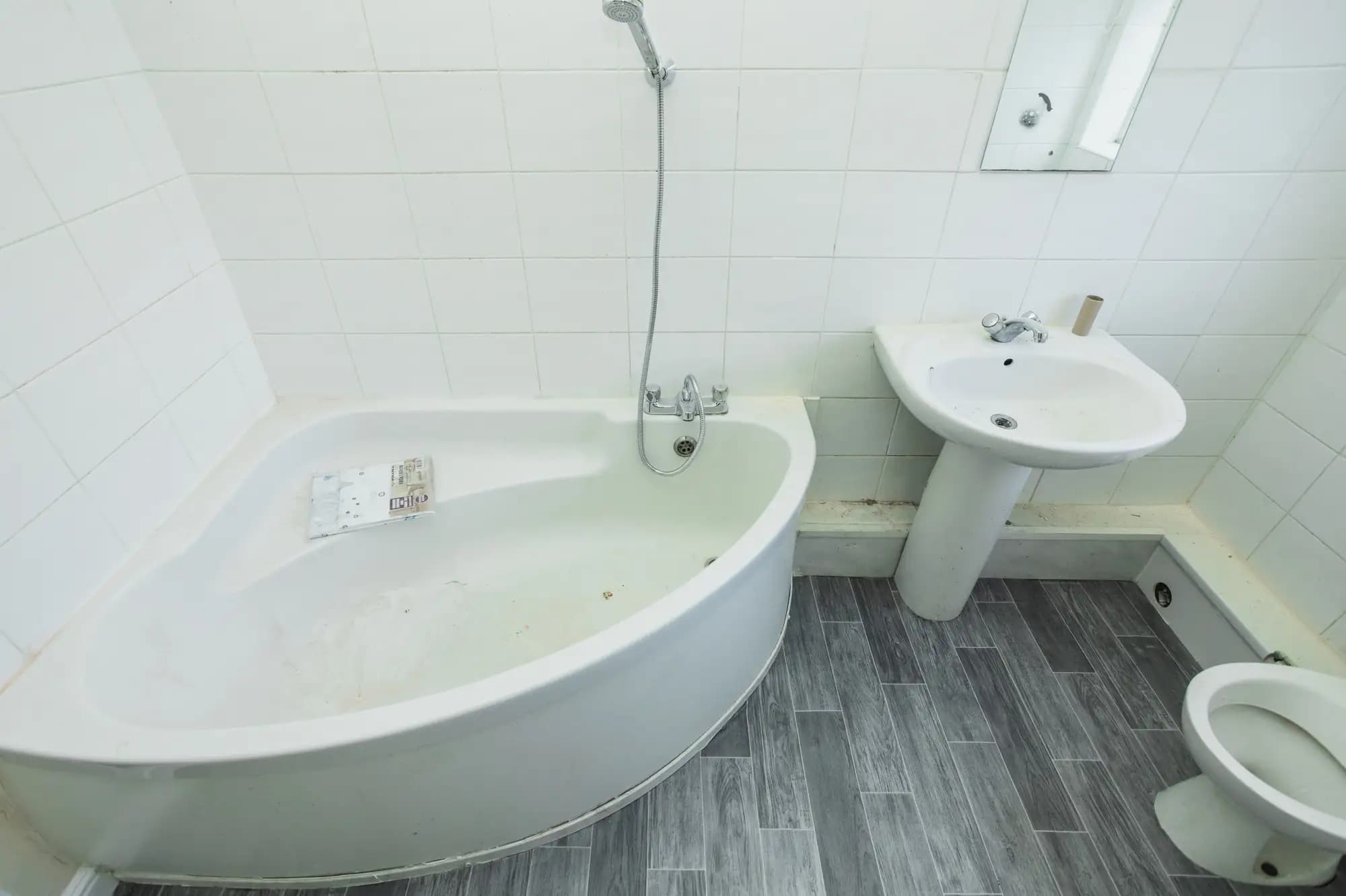 property photo 9 of 32